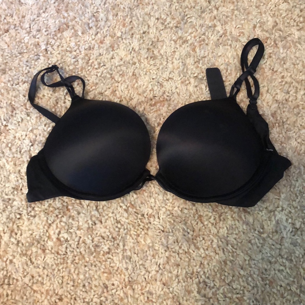 Victoria’s Secret Black bombshell bra